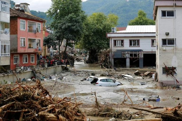 Τουρκία: Τουλάχιστον 44 οι θάνατοι από τις σαρωτικές πλημμύρες