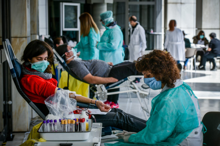 Σερβία: Καλπάζει ο κορονοϊός με περισσότερα από 5.000 ημερήσια κρούσματα