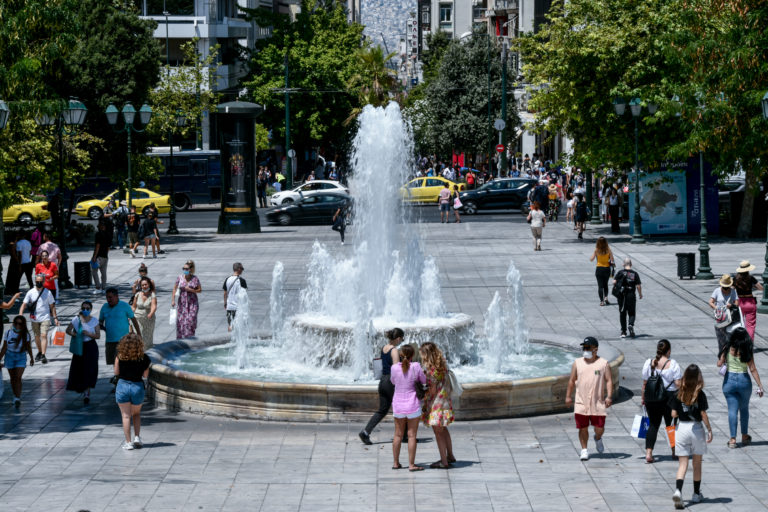 Ξεκίνησαν οι προπαρασκευαστικές εργασίες της ανάπλασης της κάτω πλατείας Συντάγματος