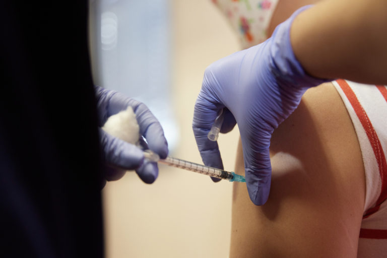“Καταδρομικοί” εμβολιασμοί στη Βυτίνα Αρκαδίας