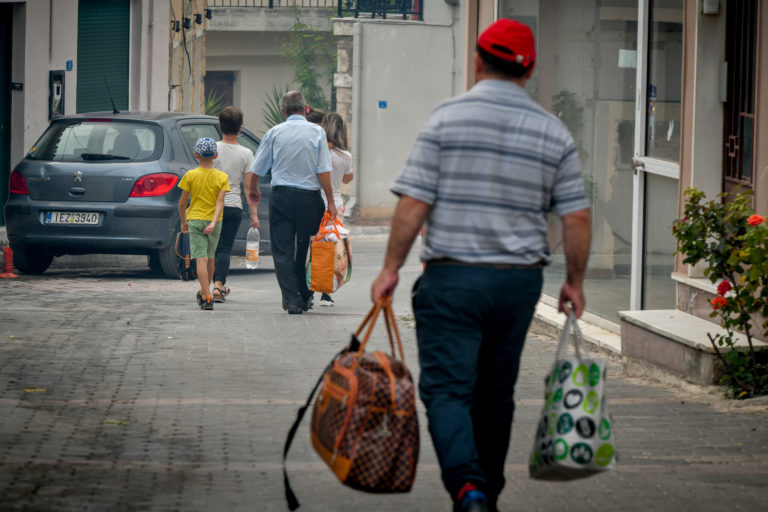 Πώς μπορώ να βοηθήσω; Τρόποι παροχής στήριξης προς τους πυρόπληκτους – Σημεία συλλογής ειδών πρώτης ανάγκης (λίστα)