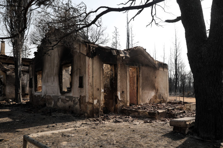 Όλα όσα θέλετε να ξέρετε για το τι πληρώνουν οι ασφαλιστικές εταιρείες μετά από πυρκαγιά (video)