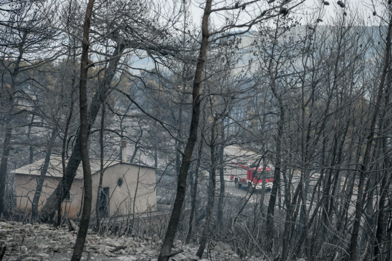 Βοήθεια στους Έλληνες πυρόπληκτους από Αυστραλούς και Καναδούς ομογενείς