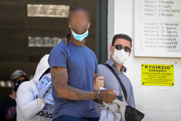 Αρνείται τις κατηγορίες για ομαδικό βιασμό ο γνωστός ποδοσφαιριστής – ” Όλα γίνονται για τα λεφτά”