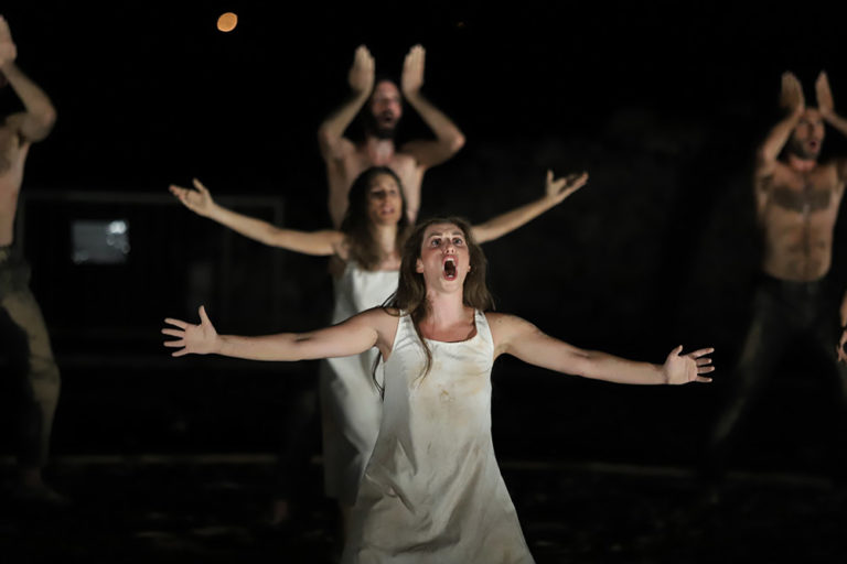 Καλαμάτα: Η παράσταση «Αντιγόνη» του Σοφοκλή στο Κάστρο