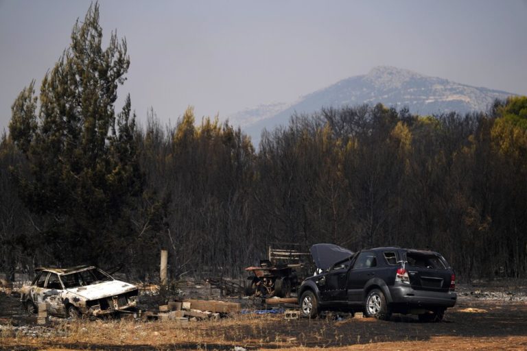 N. Χαρδαλιάς: Σε ύφεση τα μέτωπα στη Βαρυμπόμπη – Στάχτη 12.500 στρέμματα – Ζημιές σε 94 σπίτια και 27 επιχειρήσεις