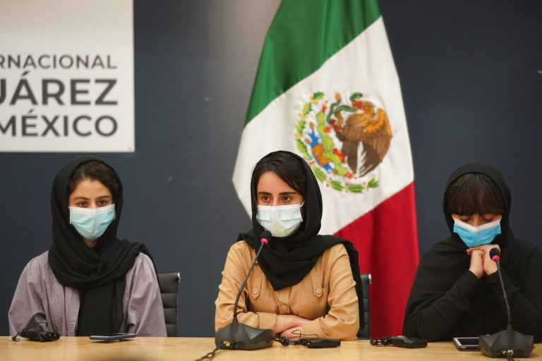 Έφτασαν στο Μεξικό μέλη της γυναικείας ομάδας ρομποτικής του Αφγανιστάν