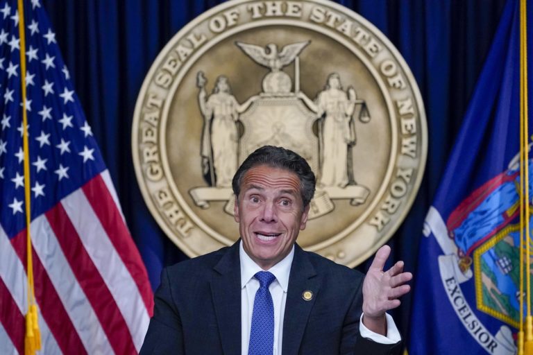 ΗΠΑ: Παραιτήθηκε ο κυβερνήτης της Νέας Υόρκης Άντριου Κουόμο  μετά τις καταγγελίες για σεξουαλική παρενόχληση
