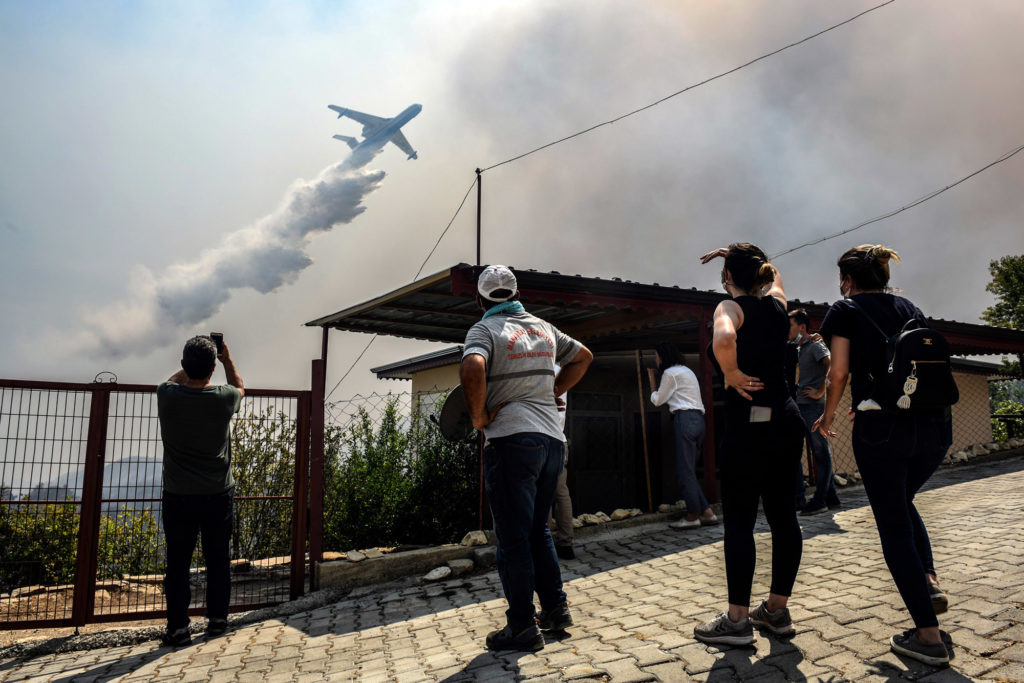 Δύο πυροσβεστικά αεροσκάφη στέλνει η Τουρκία ως συνδρομή για τις πυρκαγιές
