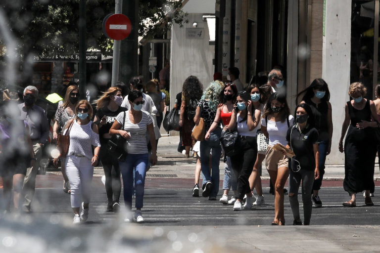 Εκτίναξη κρουσμάτων — Νέα μέτρα για περιορισμό της διασποράς