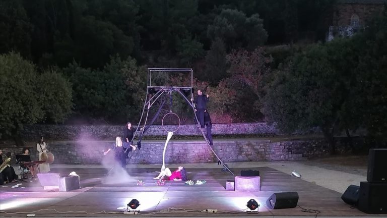 Χίος: Ξέχασαν στο Δήμο να προβάλλουν εκδήλωση του Θεάτρου Τέχνης και έγινε παράσταση με 7 θεατές