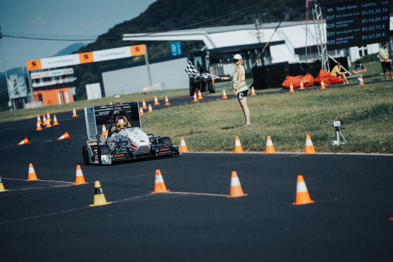 Η Prom Racing γράφει ιστορία στους διαγωνισμούς Formula Student με το πρώτο της ηλεκτρικό μονοθέσιο