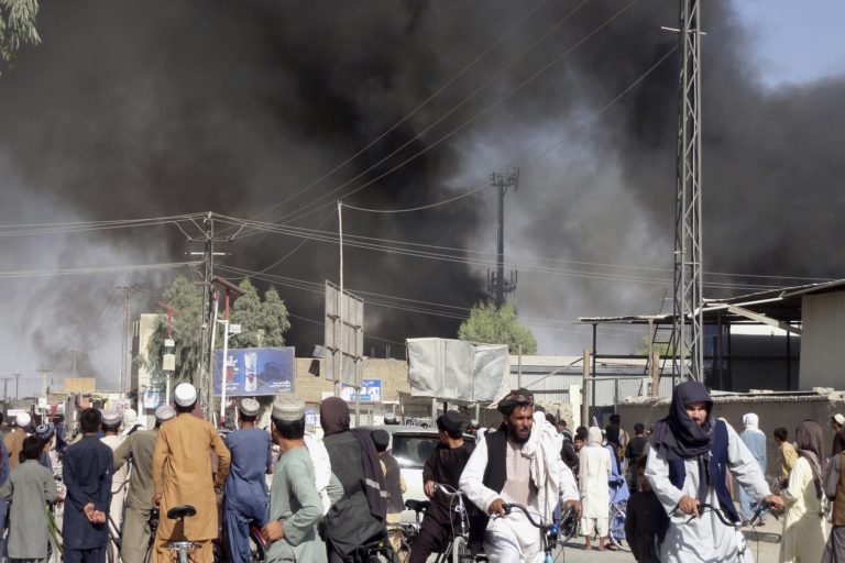 Αφγανιστάν: Γενικευμένο χάος – Αναφορές για νεκρούς και στο Ασανταμπάντ