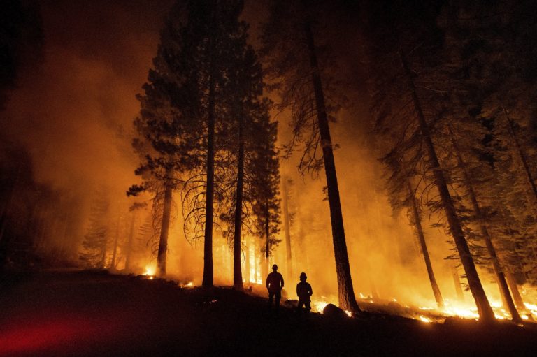 ΗΠΑ: Μαίνεται η πυρκαγιά Ντίξι, η δεύτερη μεγαλύτερη φωτιά στην ιστορία της Καλιφόρνια