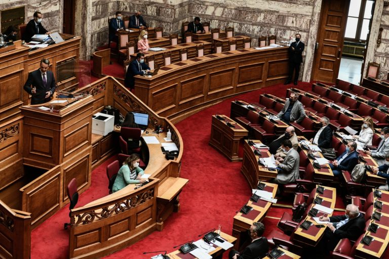 Βουλή: Αύριο η συζήτηση των αρχηγών για τις καταστροφικές πυρκαγιές