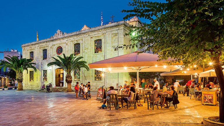 Μετά τα Χανιά έρχονται περιοριστικά μέτρα και στο Ηράκλειο (video)