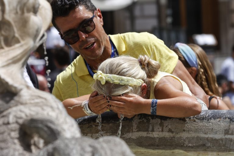 Σάκης Αρναούτογλου: Ο αντικυκλώνας “Lucifer” σπάει ρεκόρ ζέστης στην Ιταλία