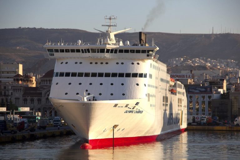 Ηγουμενίτσα: Βλάβη στο πλοίο”Olympic Champion”- Με άλλο πλοίο οι επιβάτες του στον προορισμό τους