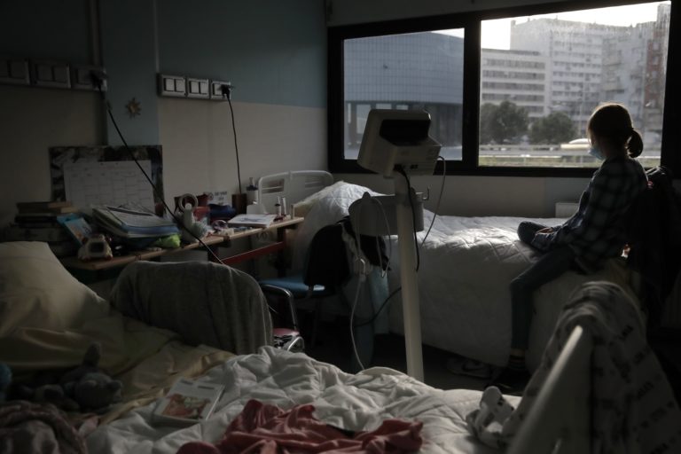 Η επικράτηση του στελέχους δέλτα του SARS-CoV-2 ασκεί πίεση στα παιδιατρικά νοσοκομεία στις ΗΠΑ