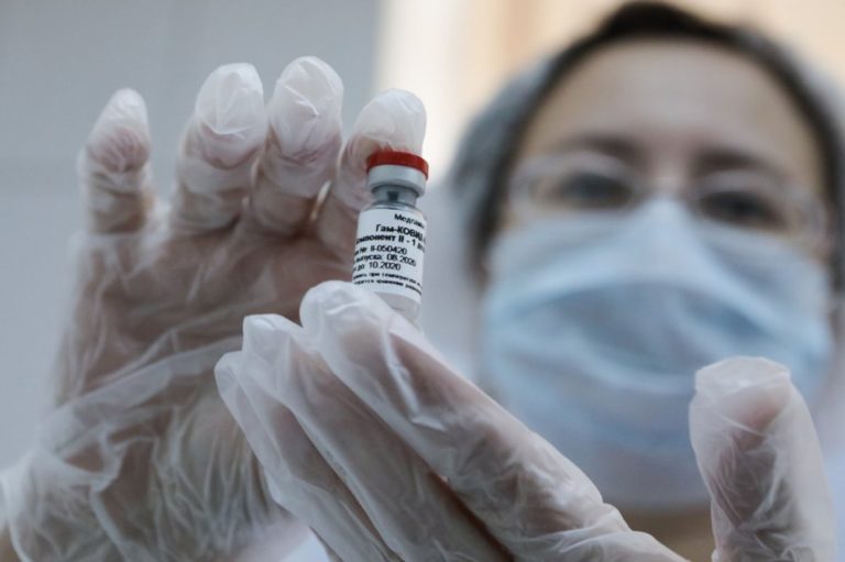 Ρωσία: Αποτελεσματικό κατά 79% το εμβόλιο EpivacCorona κατά του Covid -19