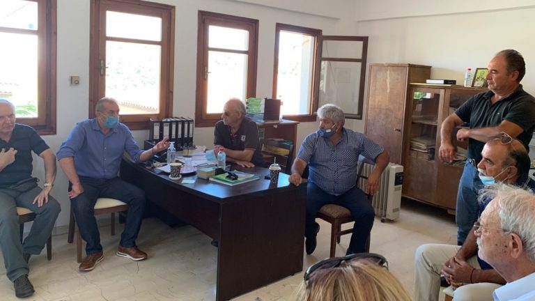 Στο πυρόπληκτο χωριό Άγιος Θωμάς αντιπροσωπεία του ΣΥΡΙΖΑ Ηρακλείου