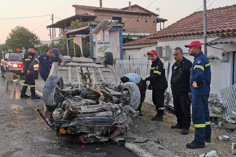 Έπεσε σε μάντρα αλλά ευτυχώς σώθηκε