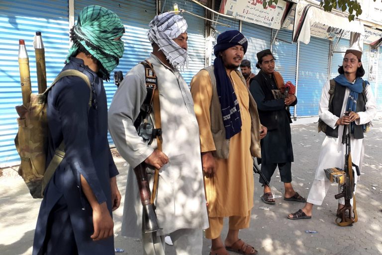 Αφγανιστάν: Συνεχίζεται η προέλαση των Ταλιμπάν με στόχο την Καμπούλ – Κατέλαβαν και τη Λασκάρ Γκα