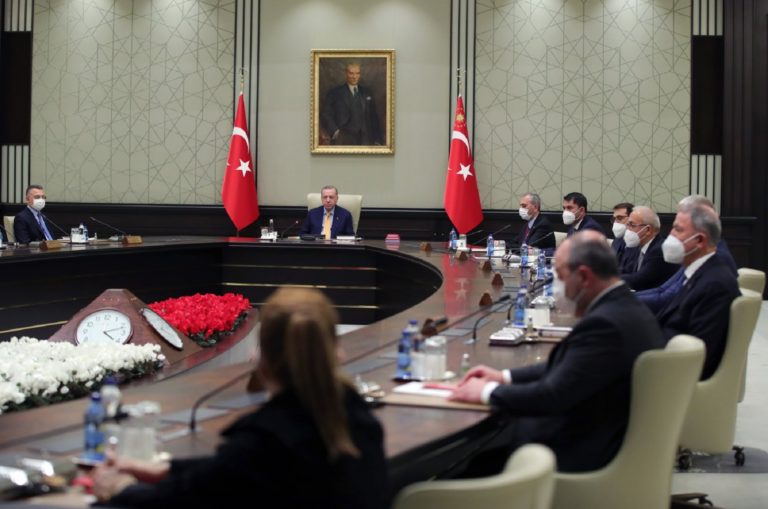 Τουρκία: Συνεχίζονται τα σενάρια ανασχηματισμού – Οι τρεiς υπουργοί  που «κόβονται»
