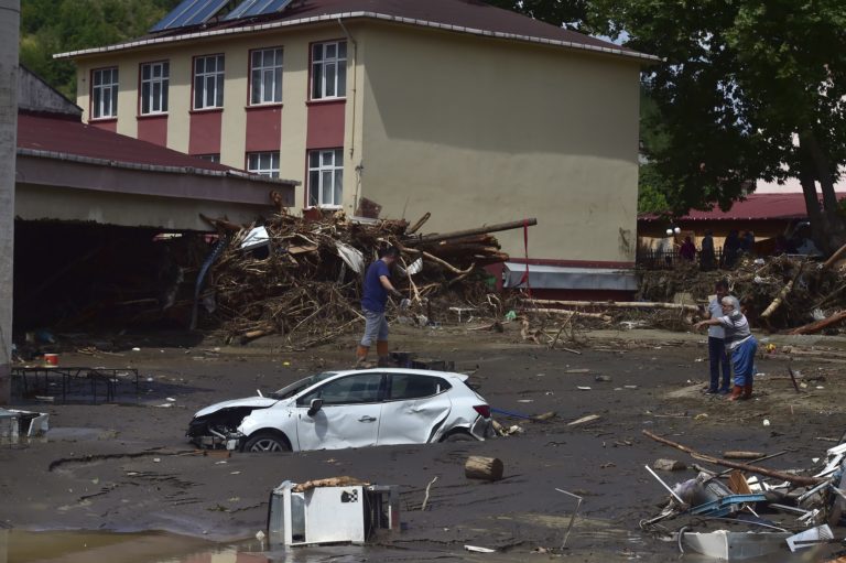 Τουρκία: 77 νεκροί ο νεότερος απολογισμός από τις πλημμύρες