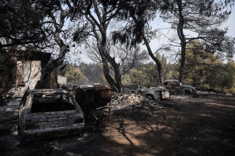 Τα κόμματα της αντιπολίτευσης για τις φωτιές που ξέσπασαν στη χώρα