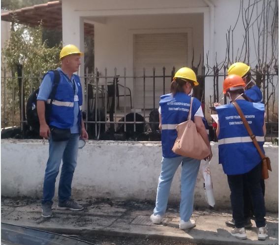 Βαρυμπόμπη: Πενήντα μηχανικοί του υπ. Υποδομών πραγματοποιούν αυτοψίες στα καμένα - ertnews.gr