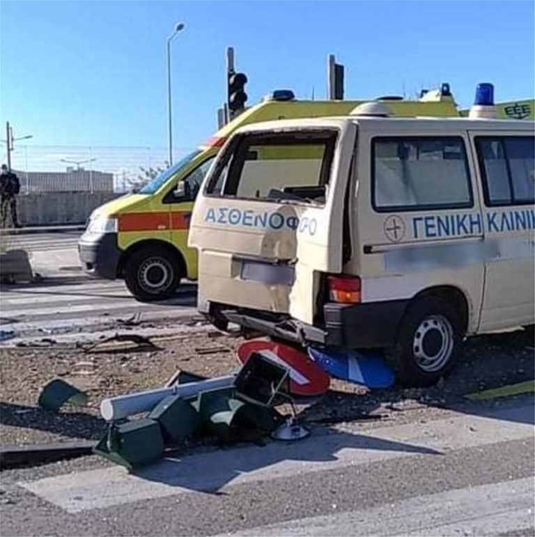 Τρεις τραυματίες από εκτροπή ιδιωτικού ασθενοφόρου