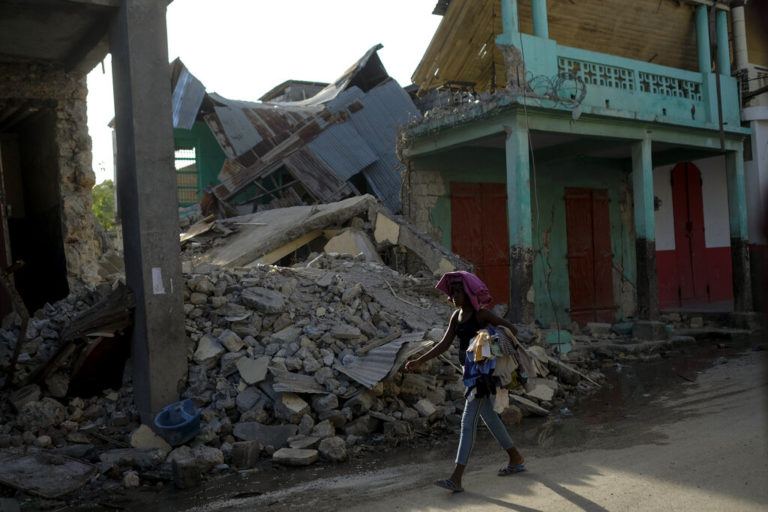 Ισχυρός μετασεισμός έπληξε την Αϊτή – Αγνοούνται 332 άνθρωποι – Στους 2.189 νεκρούς ο μέχρι στιγμής απολογισμός