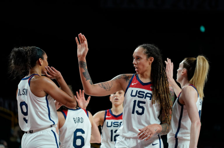 Η.Π.Α – Ιαπωνία 90-75: έβδομο σερί χρυσό Ολυμπιακό μετάλλιο για το γυναικείο αμερικανικό μπάσκετ