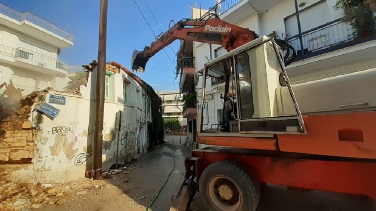 Μία ακόμη κατεδάφιση ετοιμόρροπου από Δήμο Αρταίων
