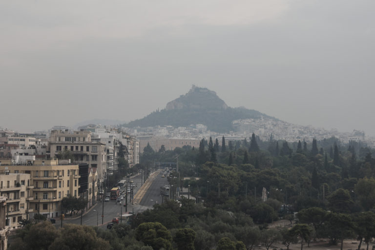 Πώς θα προστατευθούμε από τον καπνό και τα αιωρούμενα σωματίδια (video)