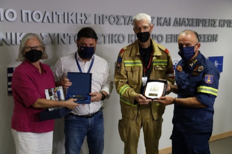 Τιμητική εκδήλωση στις ξένες αποστολές για τη συνδρομή τους στην κατάσβεση των πυρκαγιών (video)
