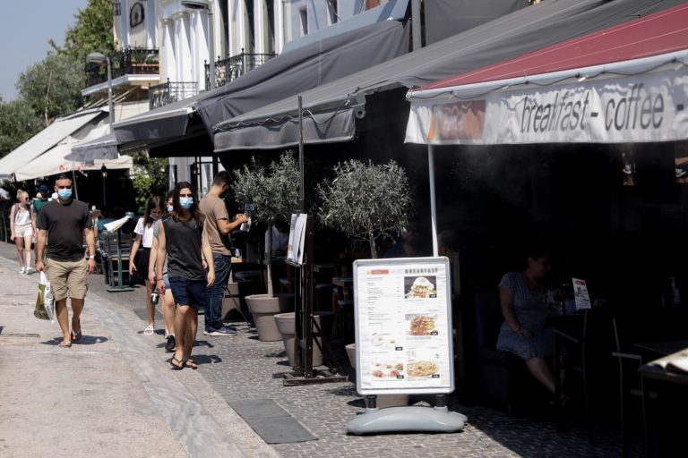Νέα μέτρα από τον Σεπτέμβριο – Περισσότεροι περιορισμοί για τους ανεμβολίαστους (video)
