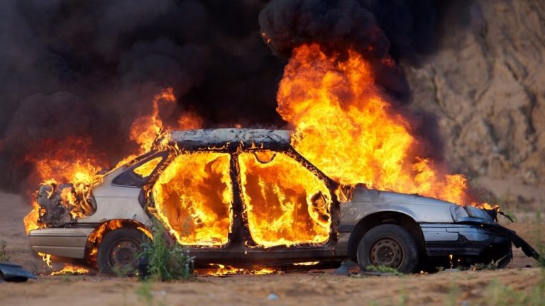 Ιωάννινα: Απανθρακώθηκε 63χρονος όταν πήρε φωτιά το αυτοκίνητό του (φωτο)