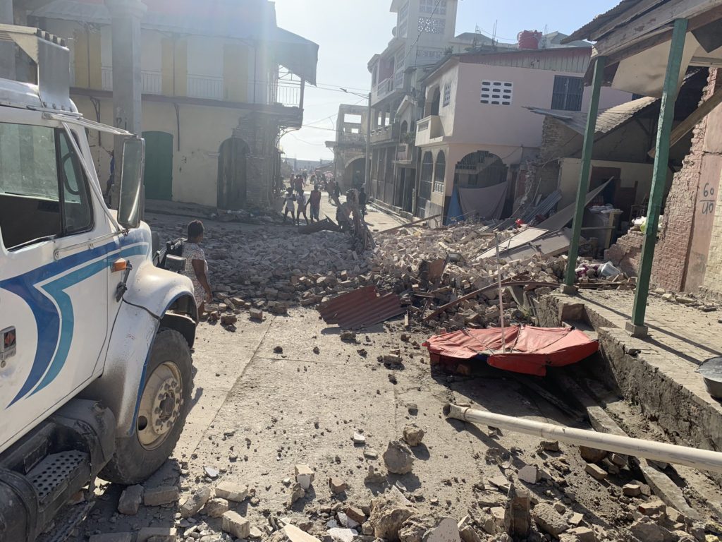 Αϊτή: Εκτεταμένες καταστροφές και νεκροί από τους σεισμούς 7,2 Ρίχτερ (video)