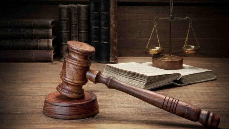 Απόσυρση της τροποποίησης του Κ.Π.Δ για μία μόνο αναβολή ζητούν οι Δικηγορικοί Σύλλογοι