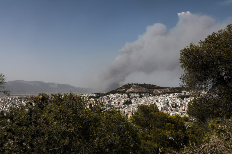 Επιβαρυμένη ατμόσφαιρα: Χρήση με μέτρο των κλιματιστικών – Οδηγίες προφύλαξης (video)