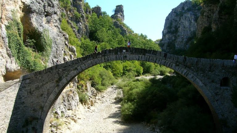 Η ανομβρία “στέγνωσε” πηγές και ποτάμια στην Ήπειρο