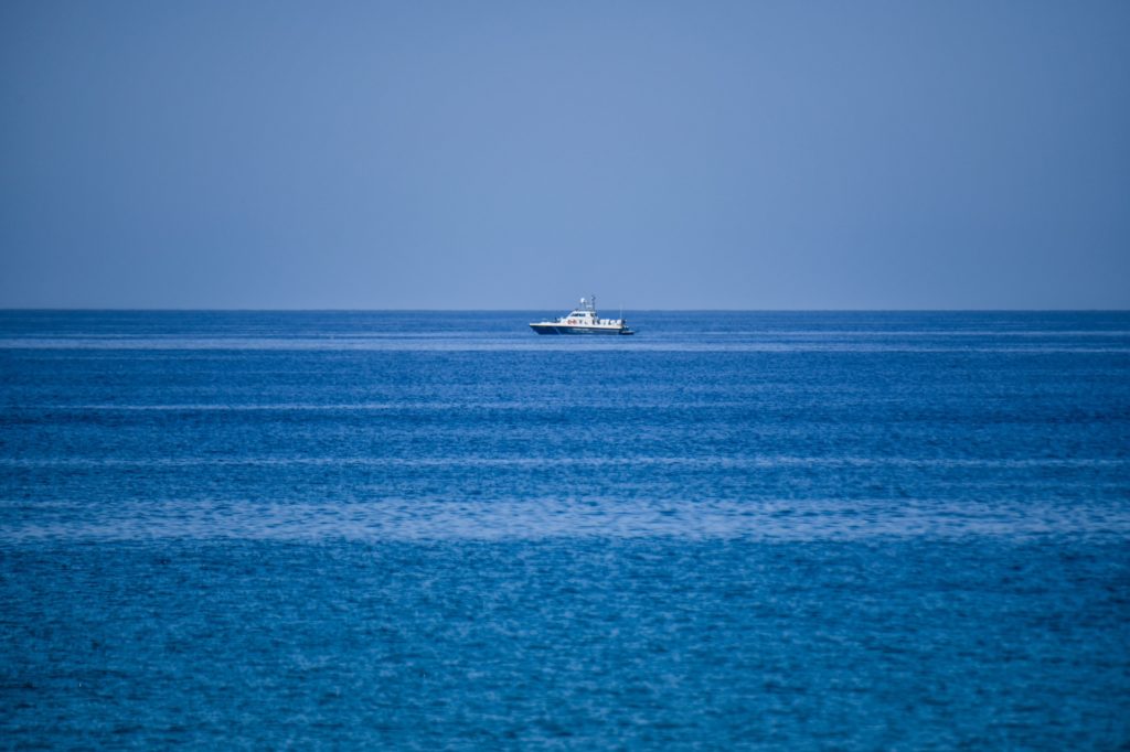 Έγκαιρος εντοπισμός θαλαμηγού με αλλοδαπούς επιβαίνοντες από το Λιμενικό στα τουρκικά χωρικά ύδατα