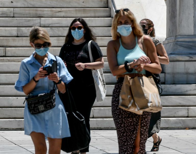 Κορονοϊός: Άρση περιορισμών από την Κυριακή 1η Μαΐου – Τι ισχύει για μάσκες, πιστοποιητικά, rapid test