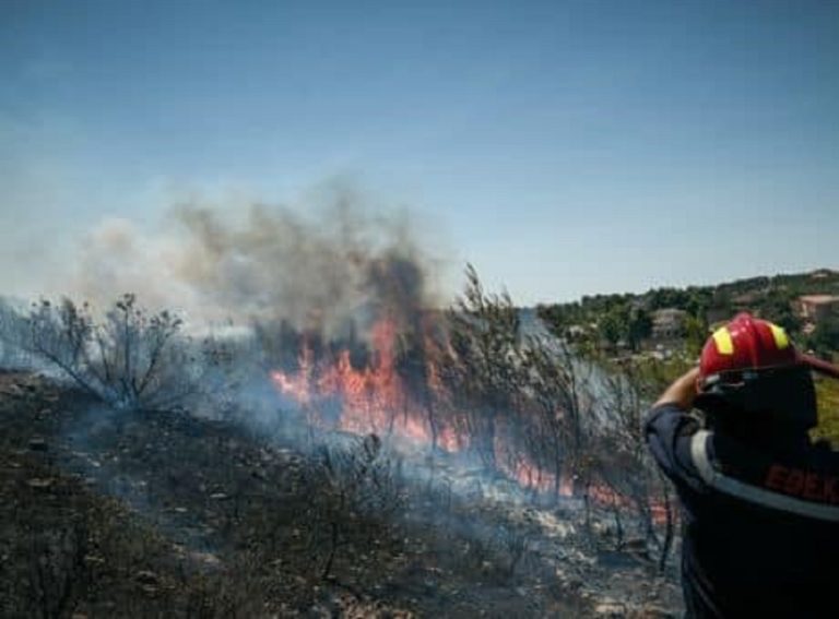 Στο πλευρό των πυρόπληκτων οι κάτοικοι της Ηπείρου