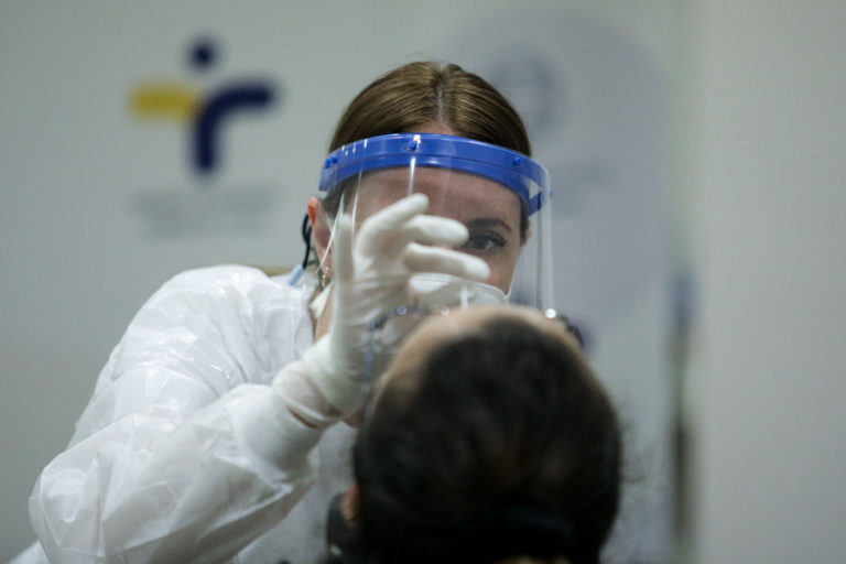 Ήπειρος: 78 θετικά τεστ στις δωρεάν μαζικές δειγματοληψίες των ΚΟΜΥ του ΕΟΔΥ