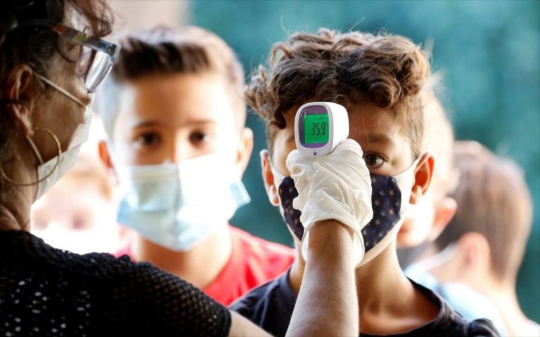 Ξεπέρασαν τα 9.600 κρούσματα στην ηλικία των 4-18 ετών την πρώτη εβδομάδα του Νοεμβρίου