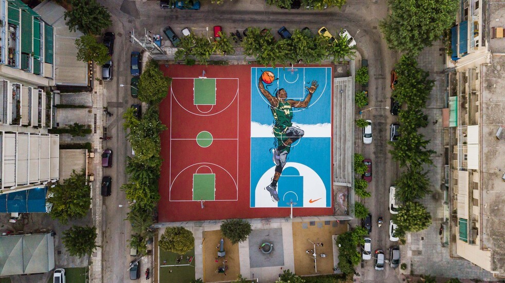 Ραντεβού στο γήπεδο Τρίτωνα για “μπασκετάκι με τα παιδιά” έδωσαν οι Αντετοκούνμπο: “Θα πάμε το κύπελλο στα Σεπόλια”