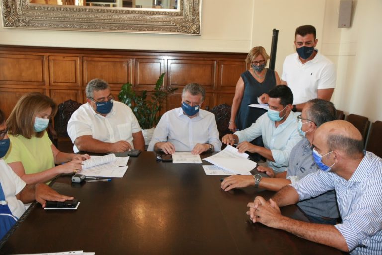 Έργα 6,5 εκατ. ευρώ υπέγραψε ο Περιφερειάρχης Κρήτης στην Αντιπεριφέρεια Χανίων (ΦΩΤΟ & ΒΙΝΤΕΟ)